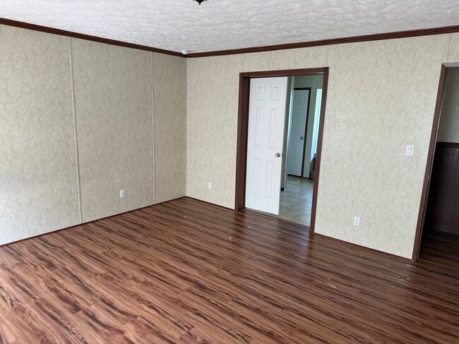 Building Photo - 9859 Shepherd Rd