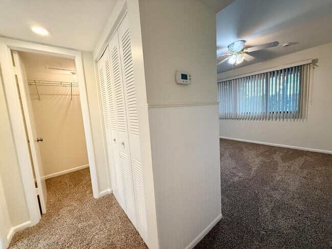 Building Photo - 775 N Village Dr