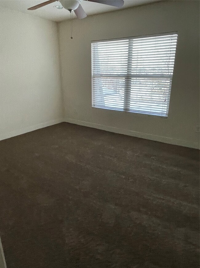 Building Photo - 1909 Bittercreek Dr