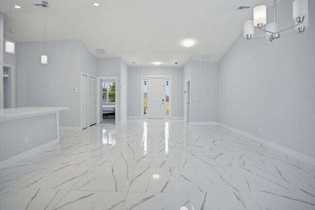 Building Photo - 4593 SW Bradbury St