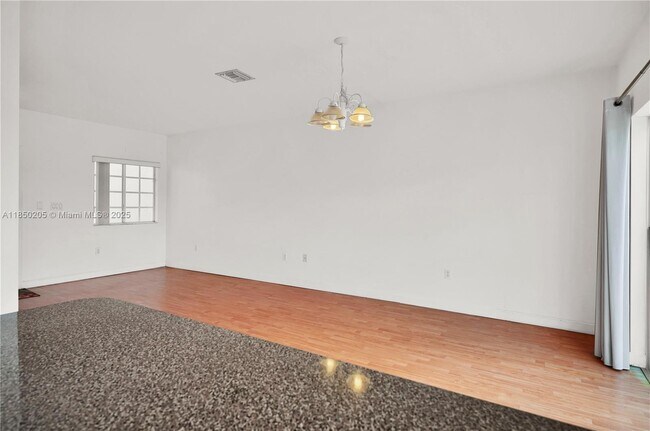 Building Photo - 14815 SW 9th Ln