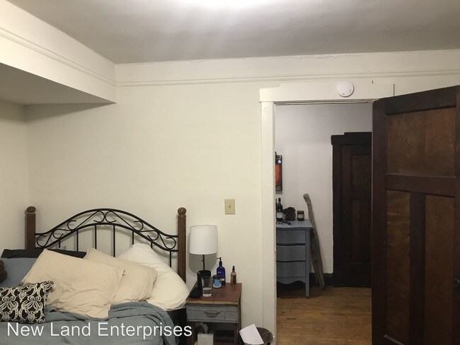 Building Photo - 2735 N Murray Ave