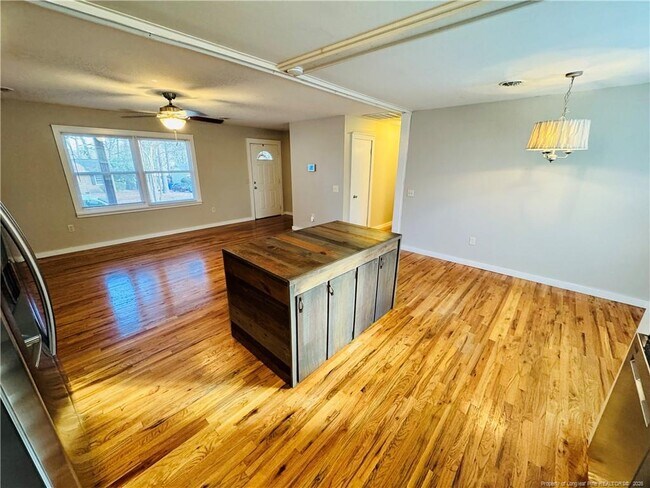 Building Photo - 1625 Van Buren Ave