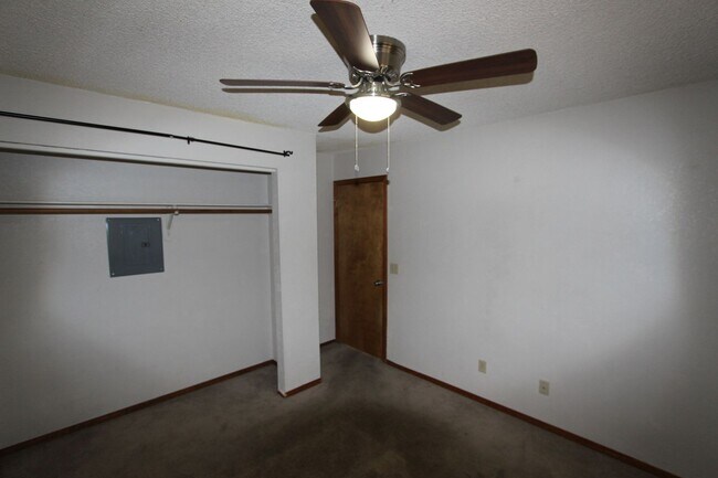 Building Photo - 1BR Country Club Condo | Large Deck + In-Unit Washer & Dryer