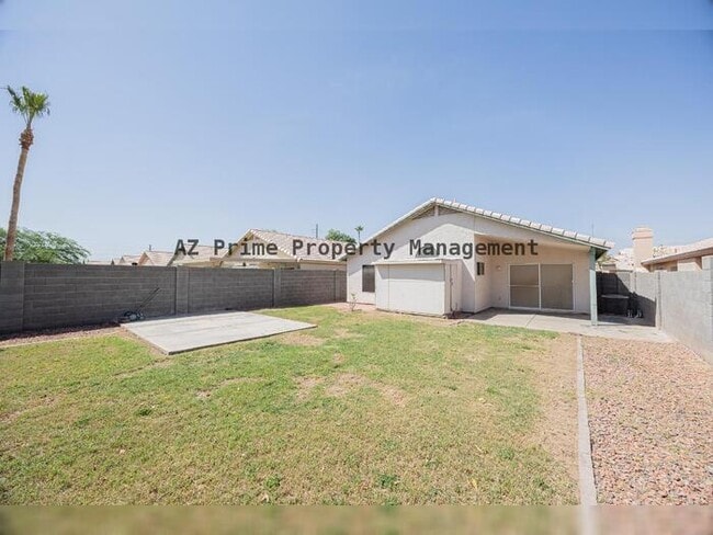 Building Photo - 601 S Silverbrush Dr