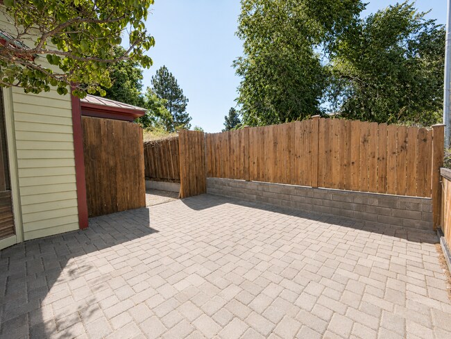 Building Photo - Heart of Bend Oasis: 3-Bedroom Home with Live-Edge Accents, New Carpet, and Fenced-In Parking