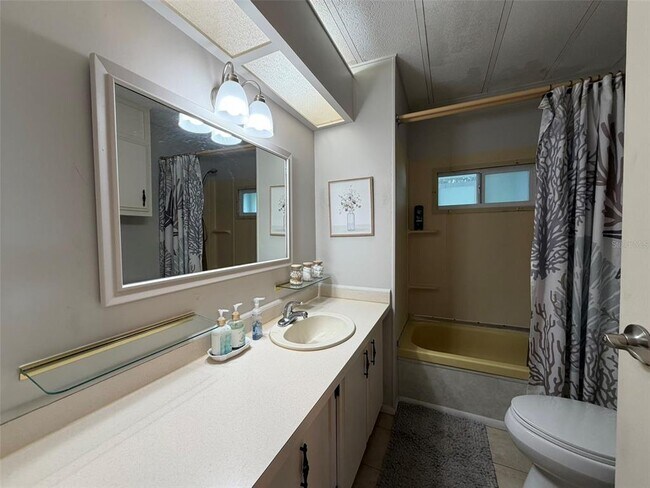 Building Photo - 542 Tampico Dr
