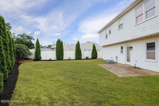Building Photo - 17 Wisteria Pl