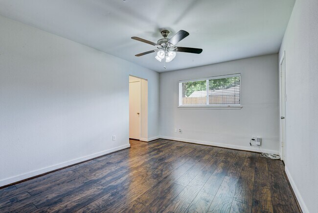 Building Photo - 6126 Rena St