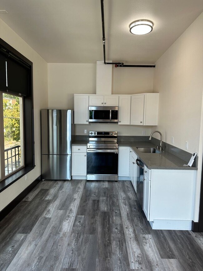 Building Photo - 339