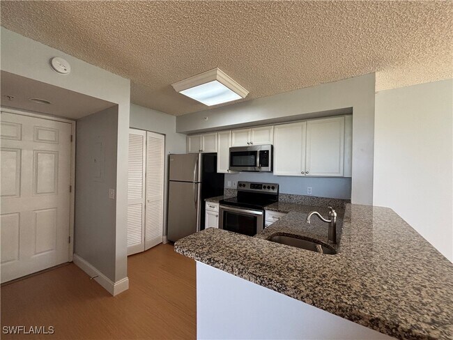 Building Photo - 1170 Wildwood Lakes Blvd