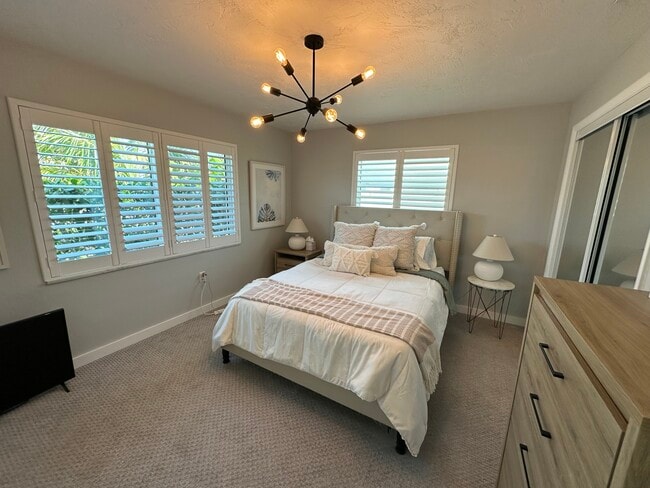 Building Photo - 408 Penguin Dr