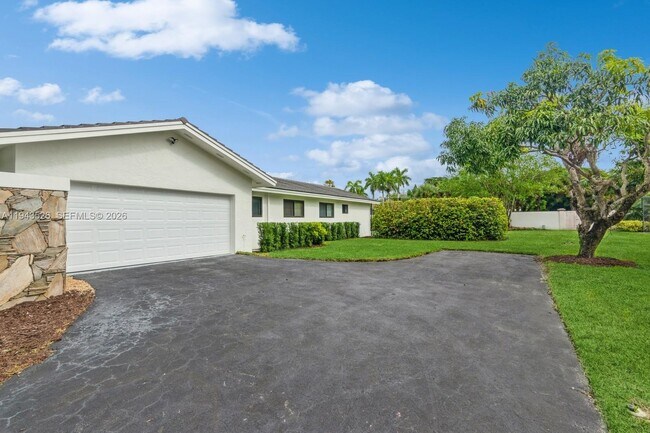 Building Photo - 15405 SW 73rd Ct