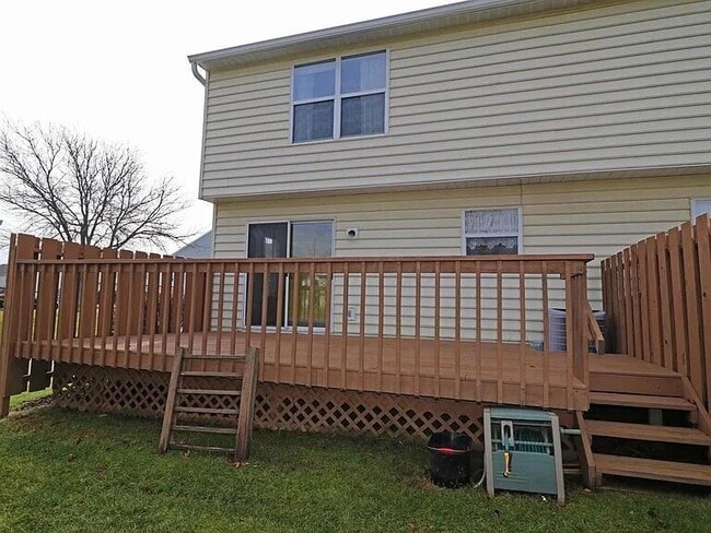 Building Photo - 904 Charleston Way Dr