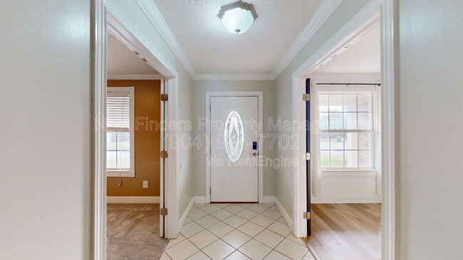 Building Photo - 12947 Tree Wy Ct N