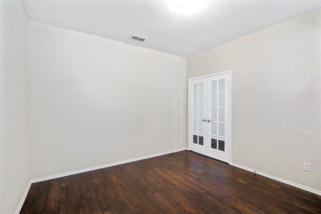Building Photo - 9232 Blackstone Dr