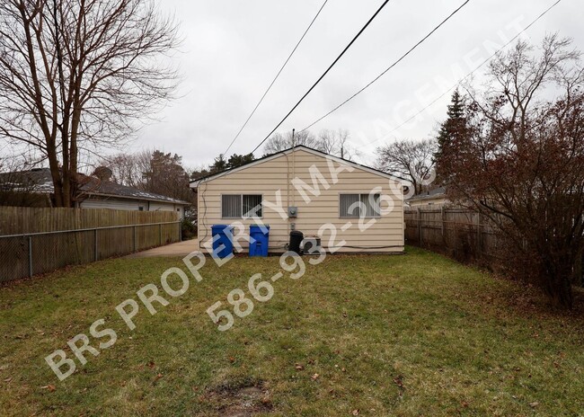 Building Photo - Stylish 3-Bed Ranch in Prime Location – Mo...