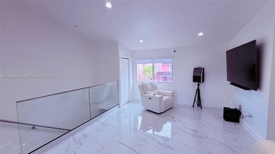 Building Photo - 8033 Lake Dr