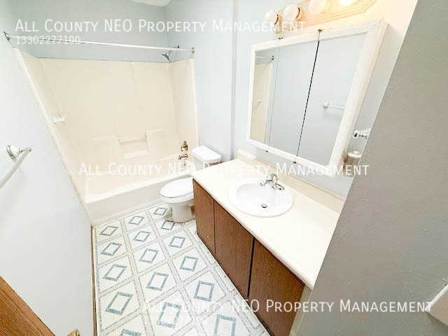Building Photo - 1118 Hammel St