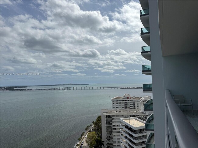 Building Photo - 1331 Brickell Bay Dr