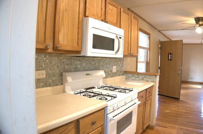 Building Photo - 336 Russet Way