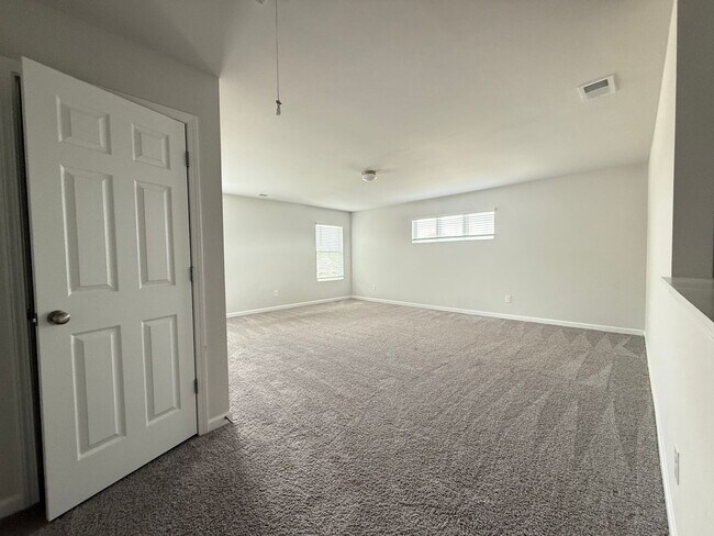 Building Photo - 4 Bedroom Home in Odenville