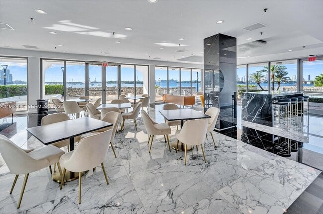 Building Photo - 11 Island Ave