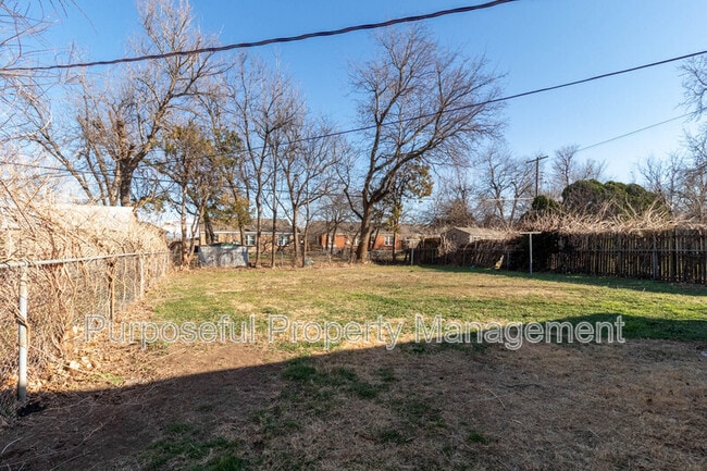 Building Photo - 3808 N Drexel Blvd