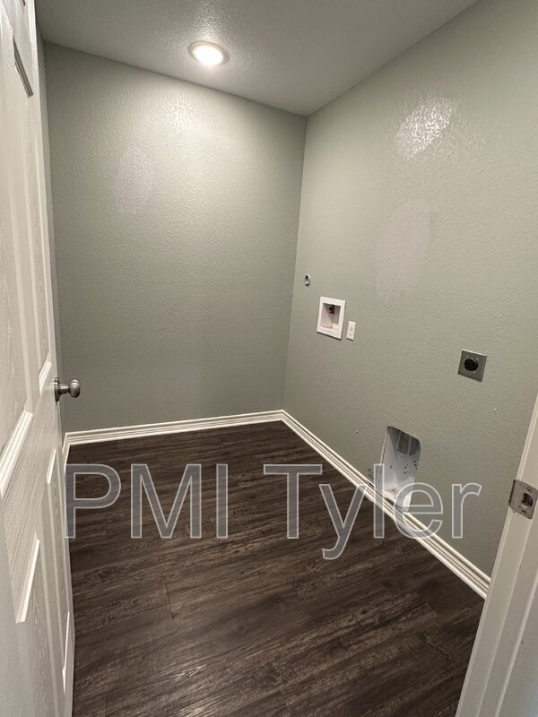 Building Photo - 1109 Engle St