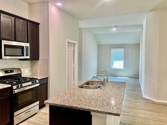 Building Photo - 513 Bonnerville Ln