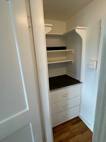 Full Food Pantry - 64 Plymouth St