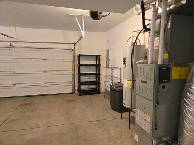 Building Photo - 1876 McQuat Pl