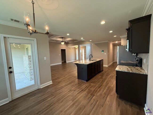 Building Photo - 313 Creek Ridge Dr