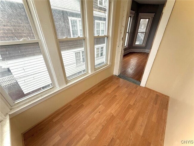 Building Photo - 367 Furman St