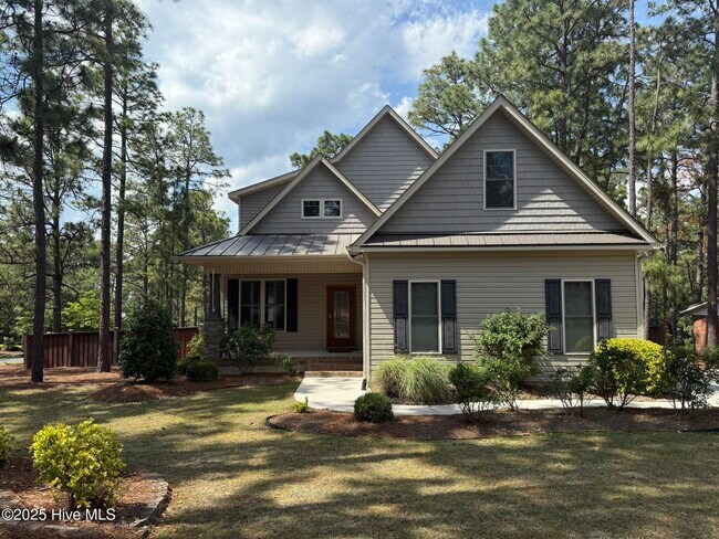 Building Photo - 175 Skyline Manor Rd