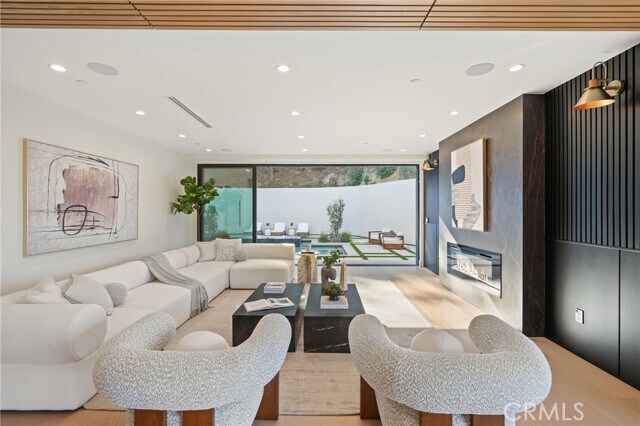 Building Photo - 4551 Alonzo Ave