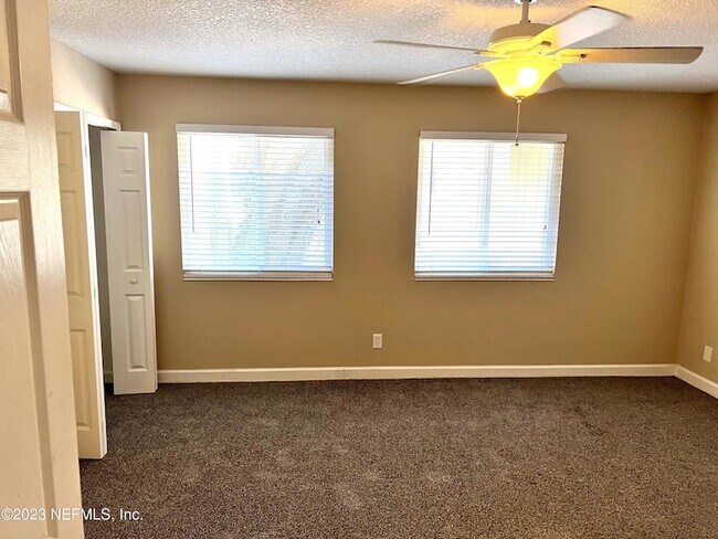 Building Photo - 1800 Park Ave