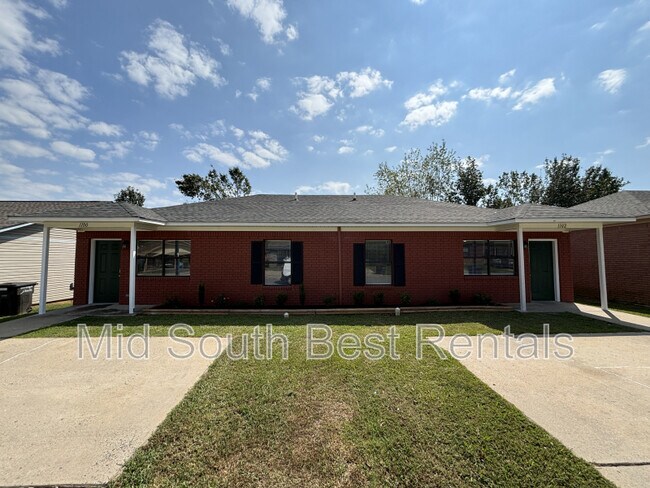 Primary Photo - 1100 Ruth Ann Dr