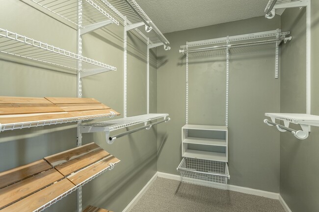 Building Photo - 3 bedroom, 2 bathroom home in the Southside!