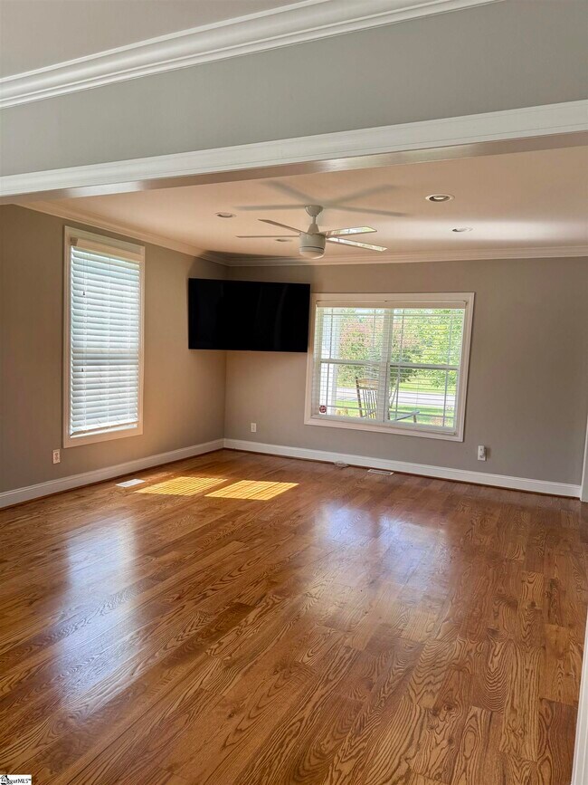 Building Photo - 909 Anderson Ridge Rd