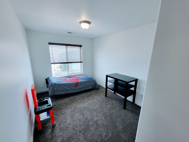 Building Photo - 1049 Albion Meadow Way