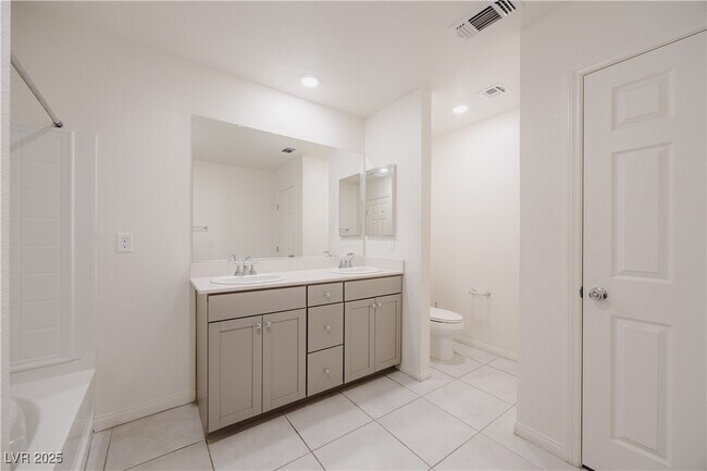 Building Photo - 5927 Coja St