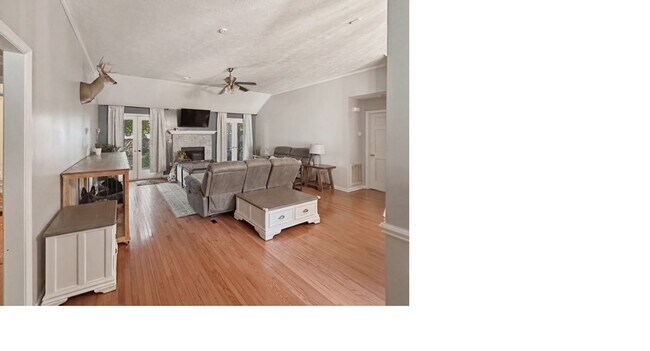 Building Photo - 115 Juniper Ct