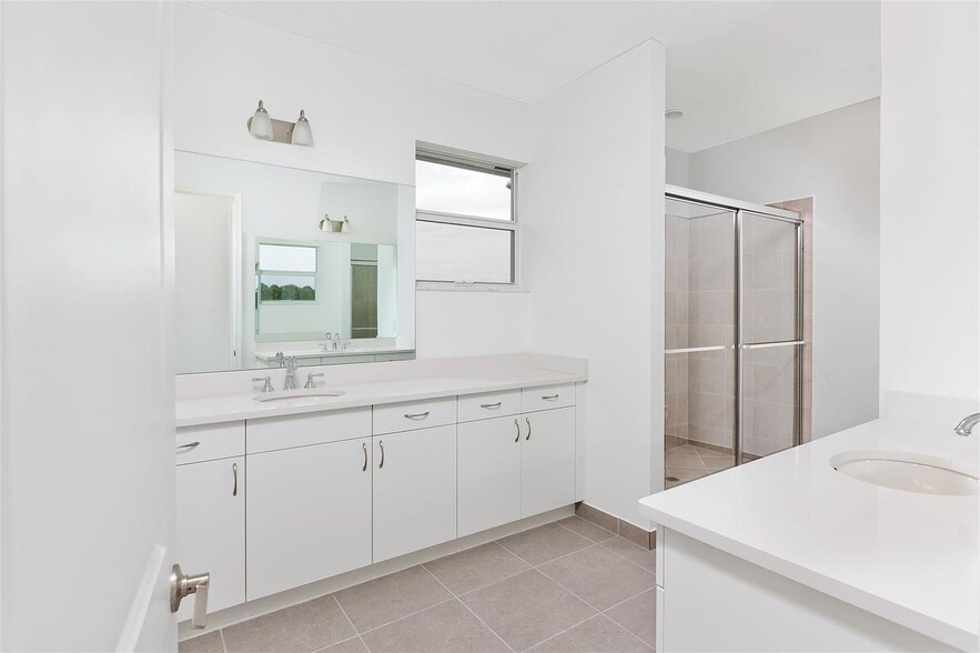 Building Photo - 6990 Pines Cir