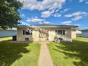 Building Photo - 1034 Lewis Pl