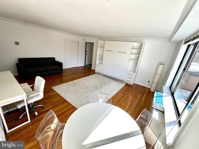 Building Photo - 5112 MacArthur Blvd NW