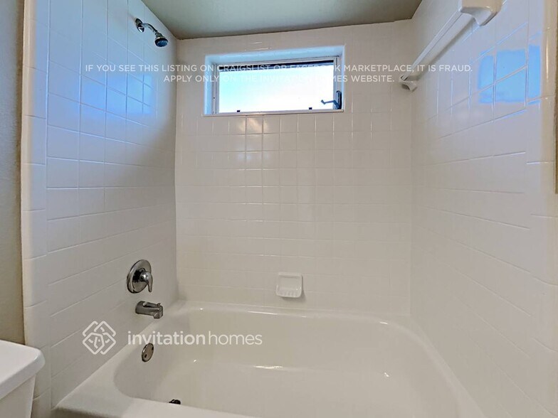 Building Photo - 1009 Aviles Ct