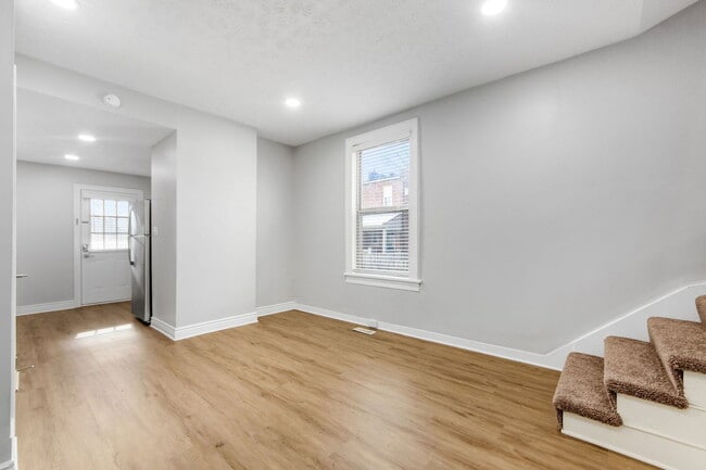 Building Photo - 415 E Mithoff St