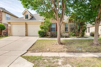 Building Photo - Great location. 4 bedrooms plus an office!