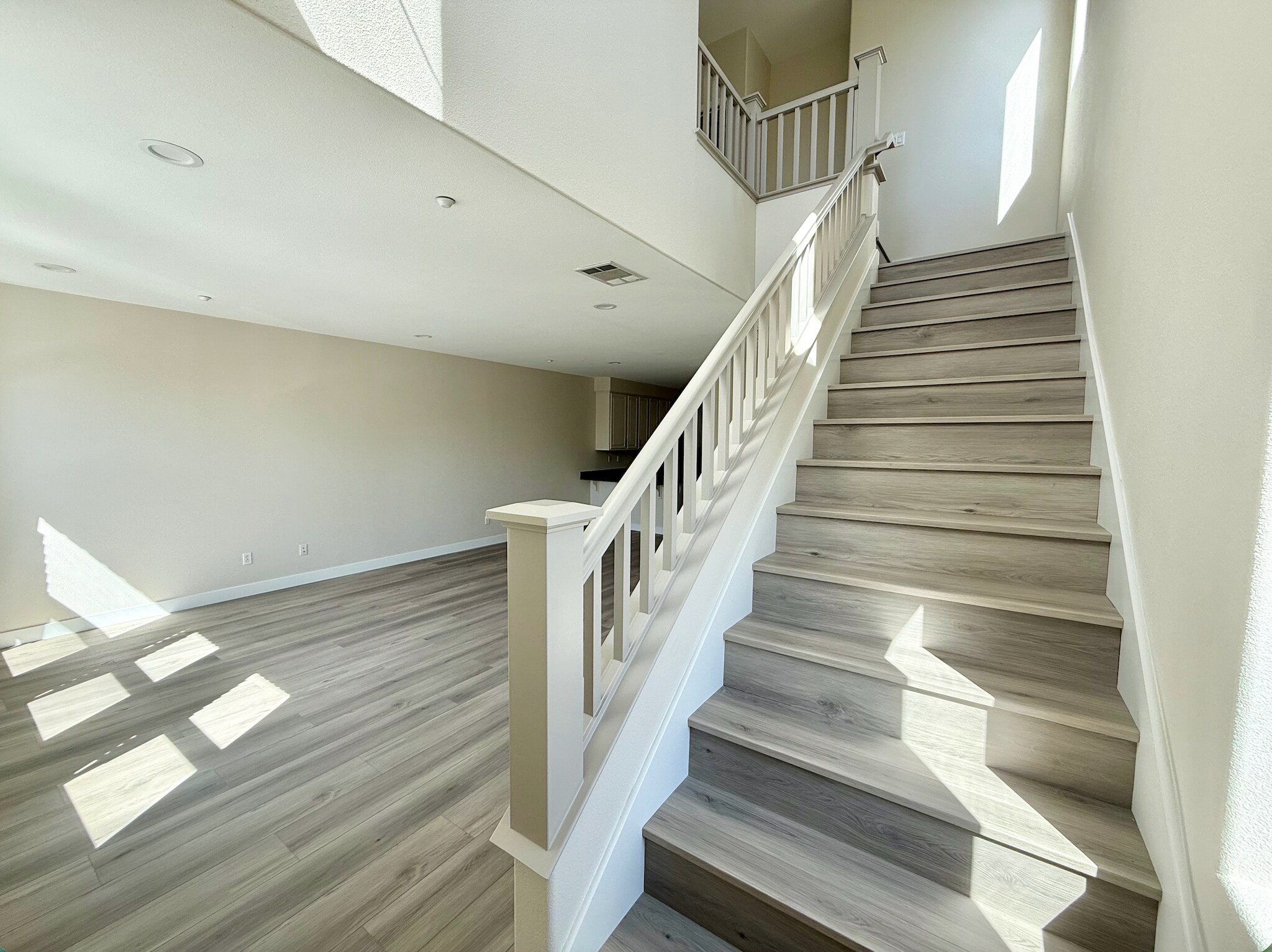 Building Photo - 836 Gaspar Vis